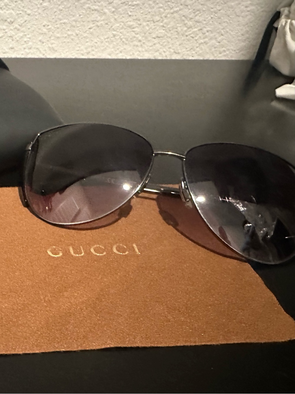 Gucci Black Sunglasses with Green and Red Stripe Case